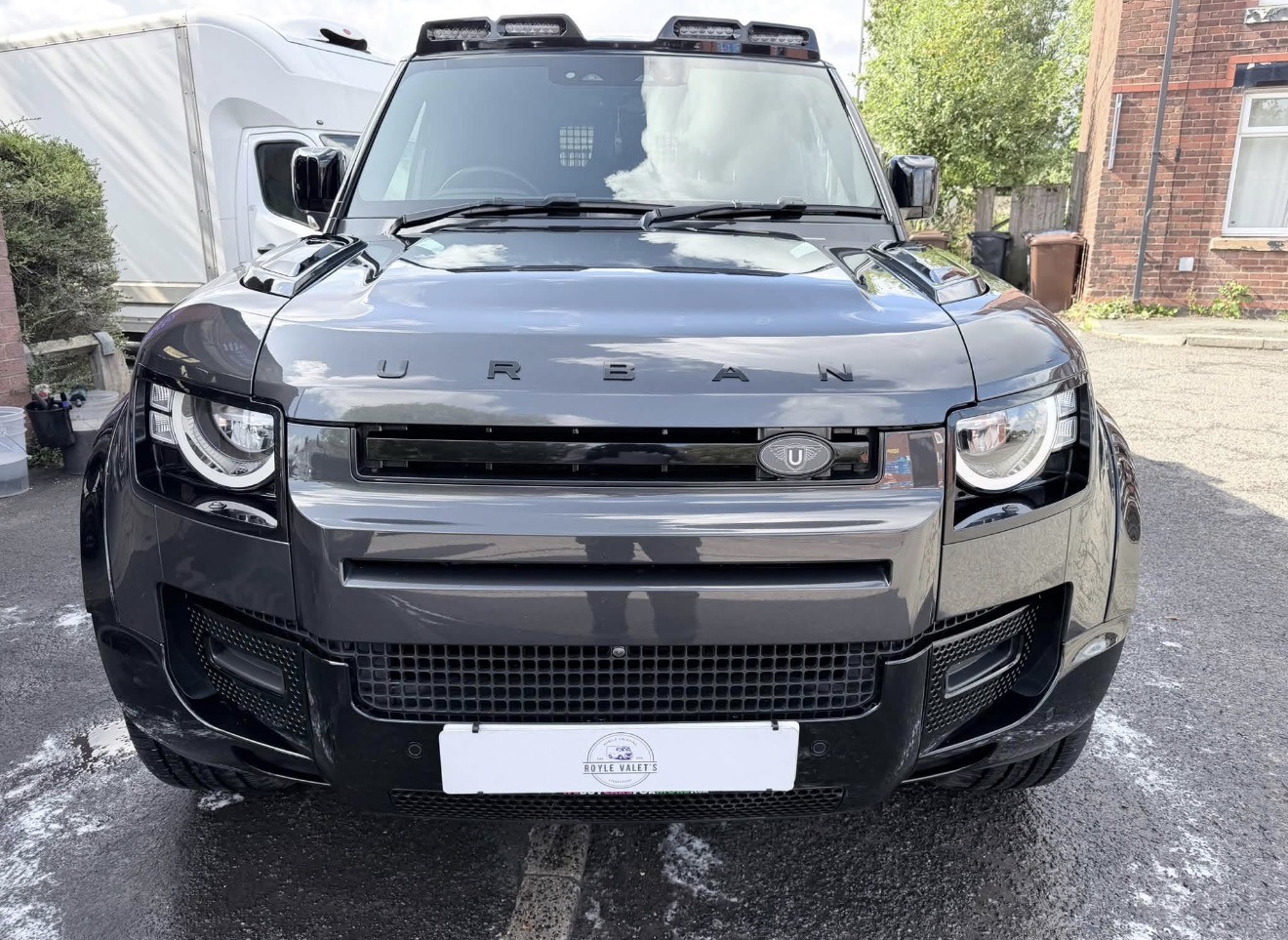 Land Rover Defender – front view