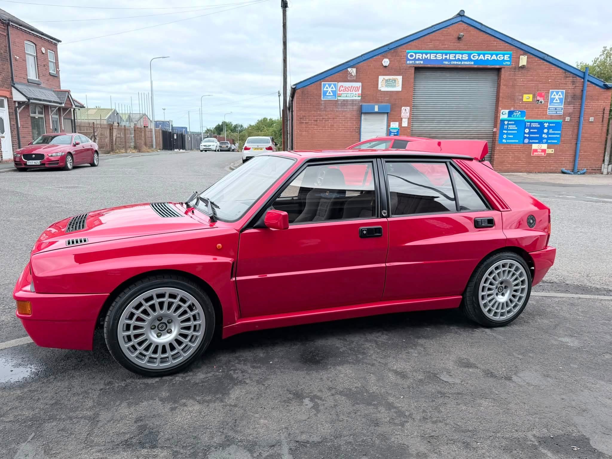 Lancia Delta HF Integrale — side profile