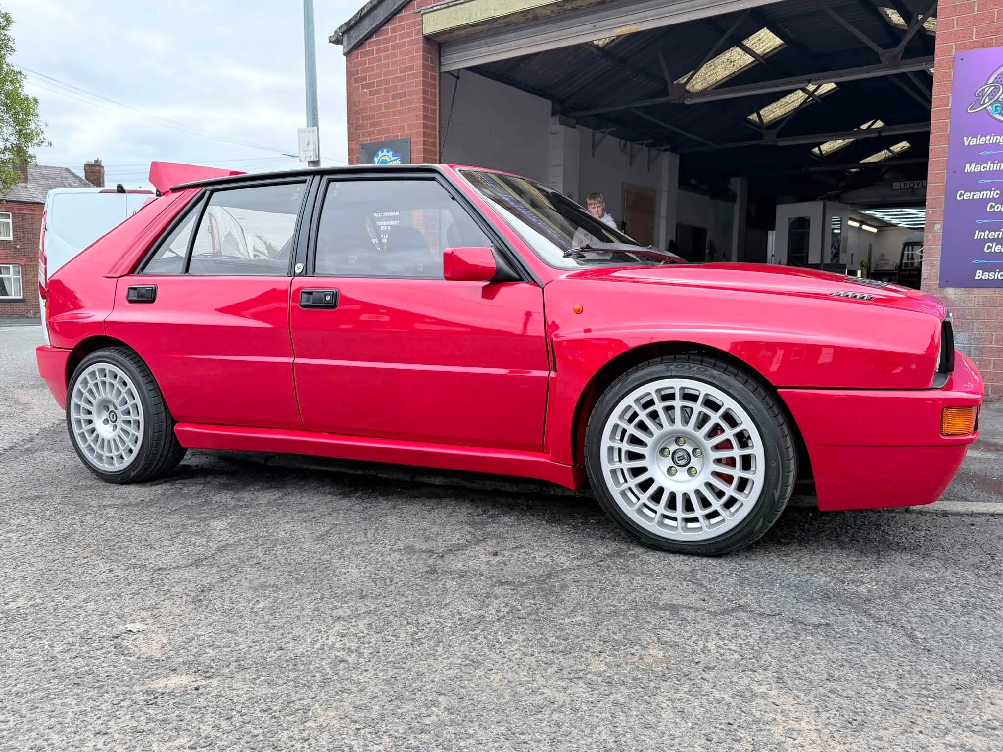 Lancia Delta HF Integrale — studio entrance